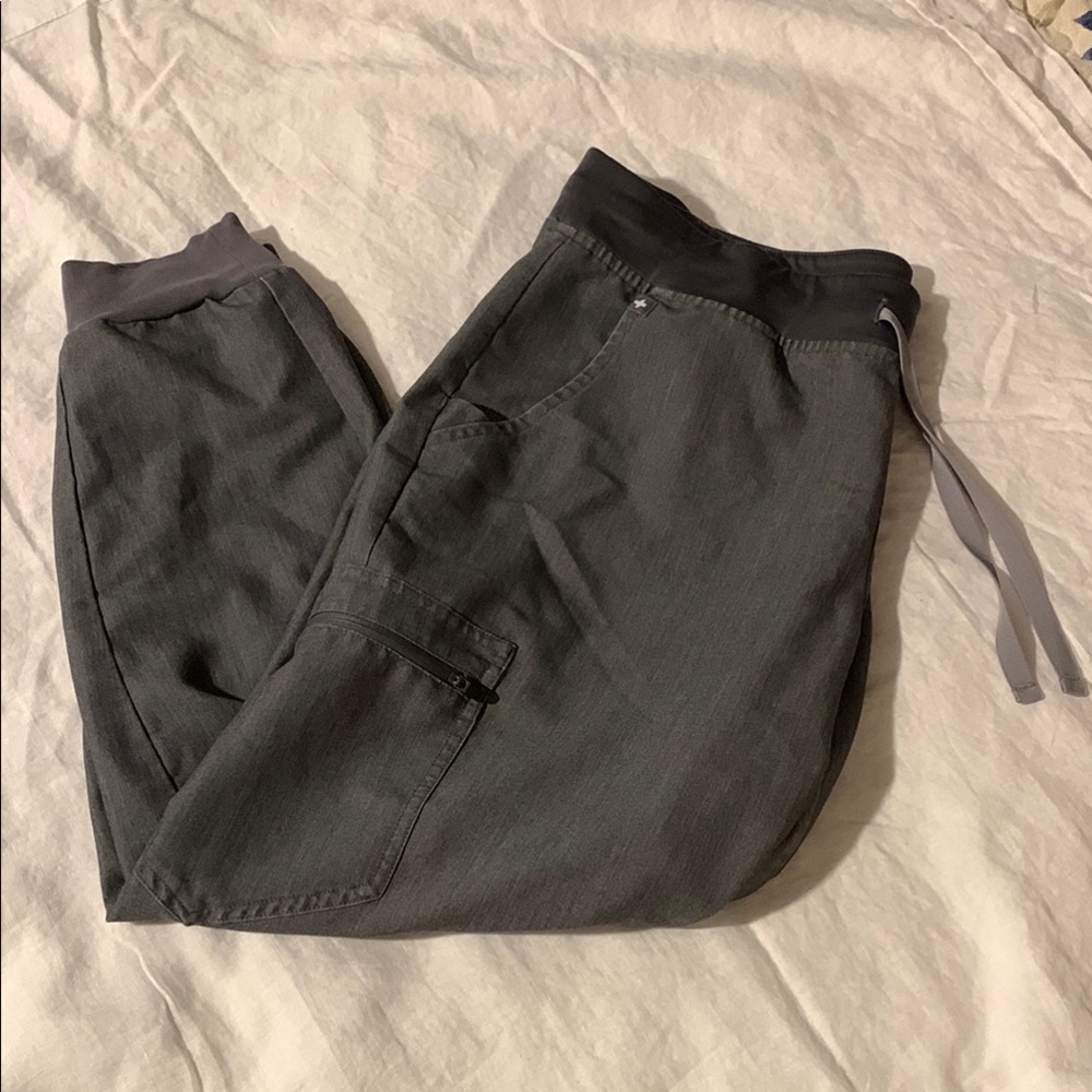 Figs Technical Collection Gray Cargo Pants with Elastic Waistband Women’s Large
